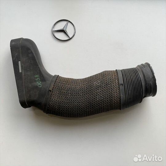 Патрубок воздушного фильтра правый Мерседес