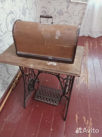 Швейная машина Singer