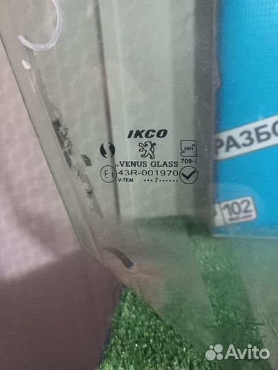 Стекло двери переднее правое Peugeot 206 2007