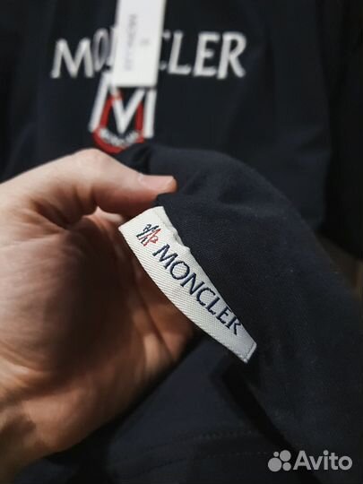 Футболка Moncler: создайте свой уникальный стиль