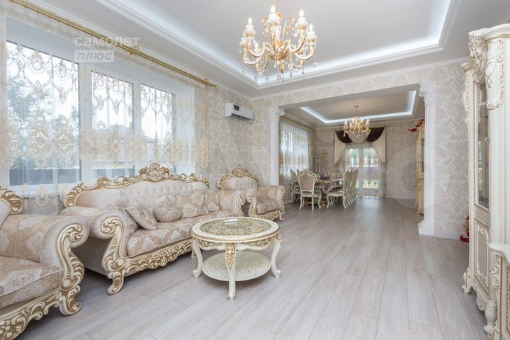 Дом 219,8 м² на участке 12 сот.