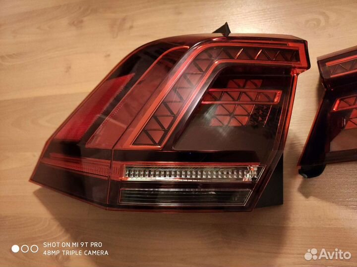 Фонарь крышки багажника Тигуан 2