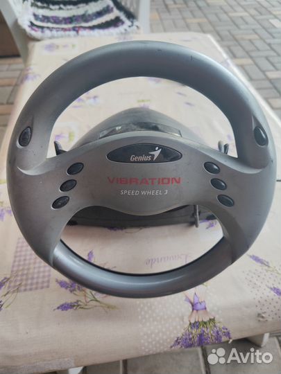Игровой руль Genius