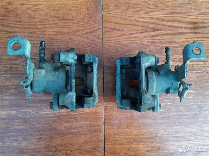 Суппорт задний Lexus CT200