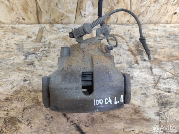 Суппорт передний левый Audi 100 C4