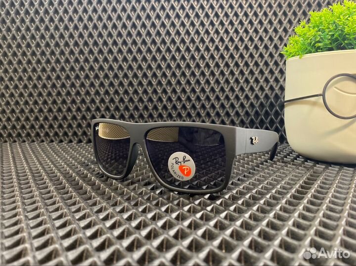 Солнцезащитные очки Ray Ban Polaroid