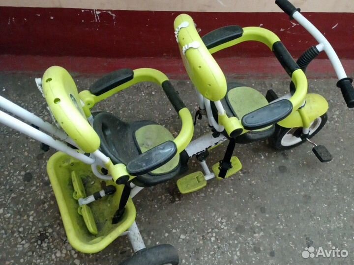 Трёхколёсный двухместный велосипед