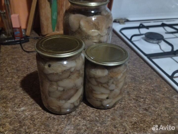 Грибы маринованные