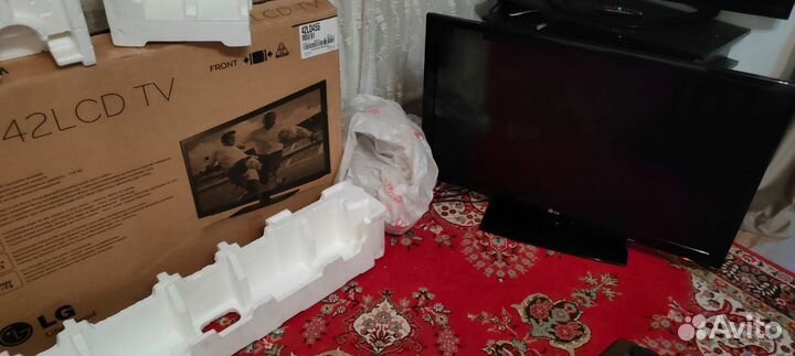 Продаëтся Телевизор LG 42