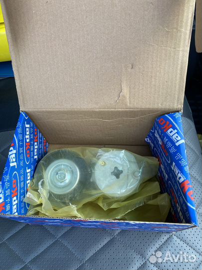 Натяжитель приводного ремня на toyota camry 50,55