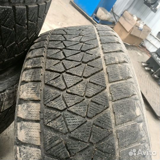 Bridgestone Blizzak DM-V2 255/55 R20