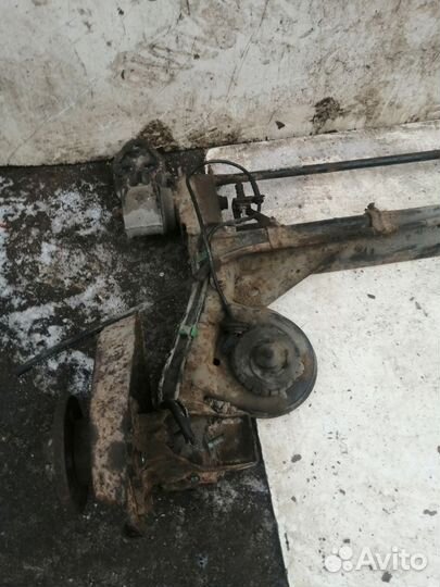 Балка задняя (подрамник)