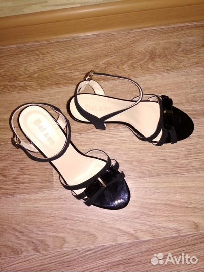 Открытые босоножки