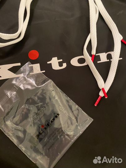 Шнурки и рюкзак-чехол для обуви Kiton