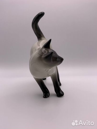Статуэтка фарфор 