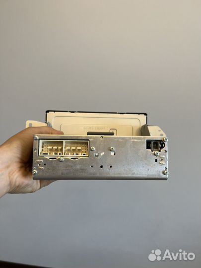 Манитола kia, оригинал с рамкой