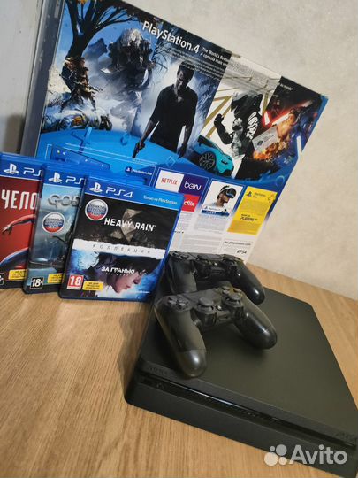 Sony playstation 4 PS4 slim