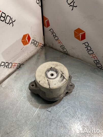 Подушка крепления двигателя Mercedes C-Class W205