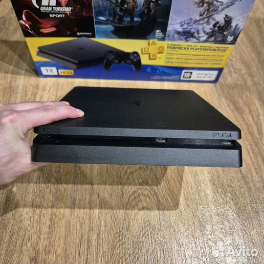 PS4 Slim CUH-2208B 1Tb