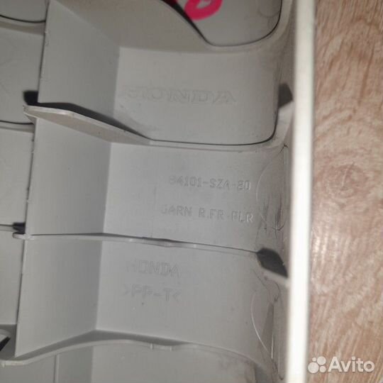 Обшивка стойки передняя правая Honda Pilot 2