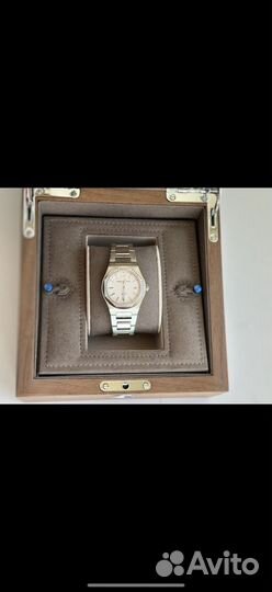 Женские Часы Girard-Perregaux Laureato оригинал