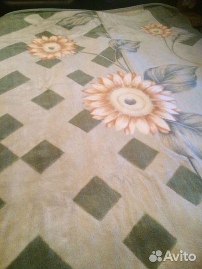 Пледы и покрывало