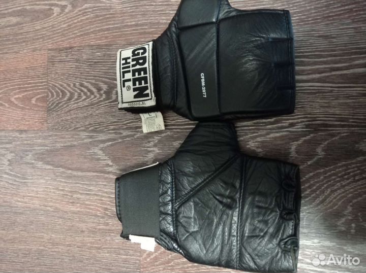 Боксерские перчатки