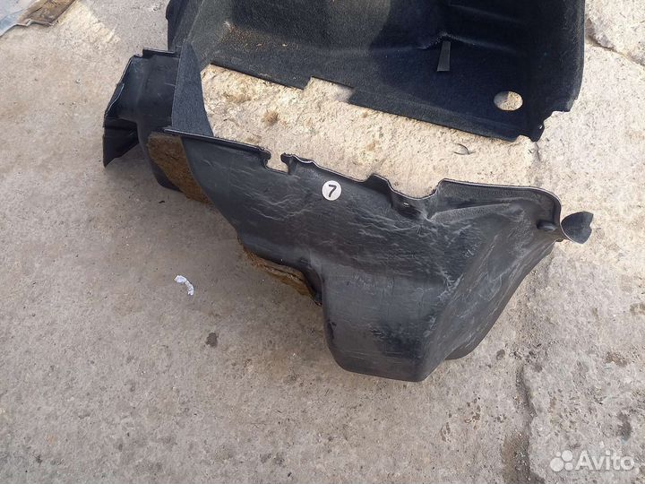 Honda Civic 4D обшивка багажника крыло