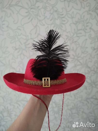 Шляпа (с пером; ковбойская; выпускника)