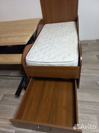 Детская кровать от 3 лет с матрасом бу