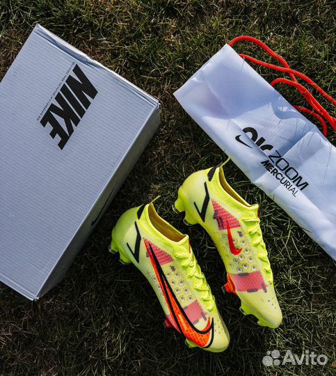 Футбольные бутсы Nike