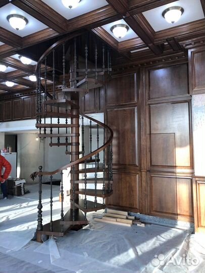 Деревянный потолок из массива дерева