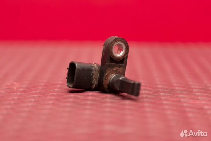 Датчик ABS левый Toyota Land Cruiser 200 1VD 2015