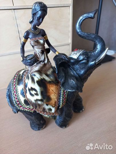 Статуэтка слон