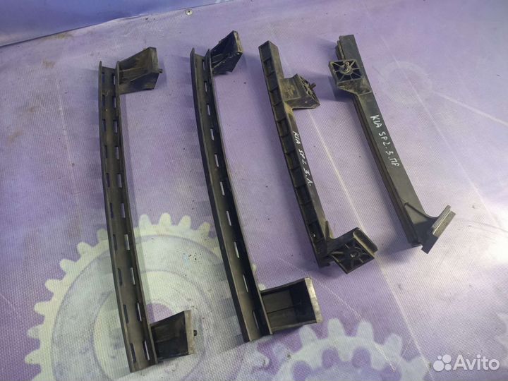 Направляющая стекла двери Kia Sportage 2