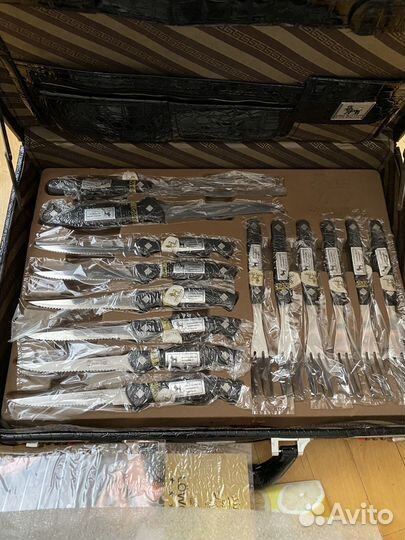 Набор кухонных ножей в чемодане