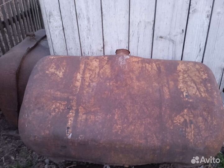 Продам 2 бака из под д/т