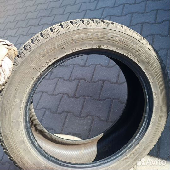 Nitto Therma Spike 235/55 R19 105T