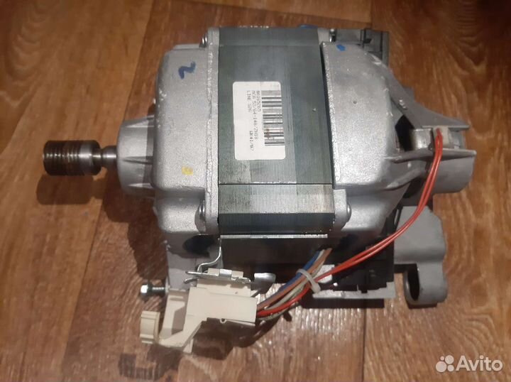 Двигататель стиральной машины Zanussi SWT 3105
