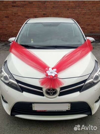 Свадебное украшение на машину