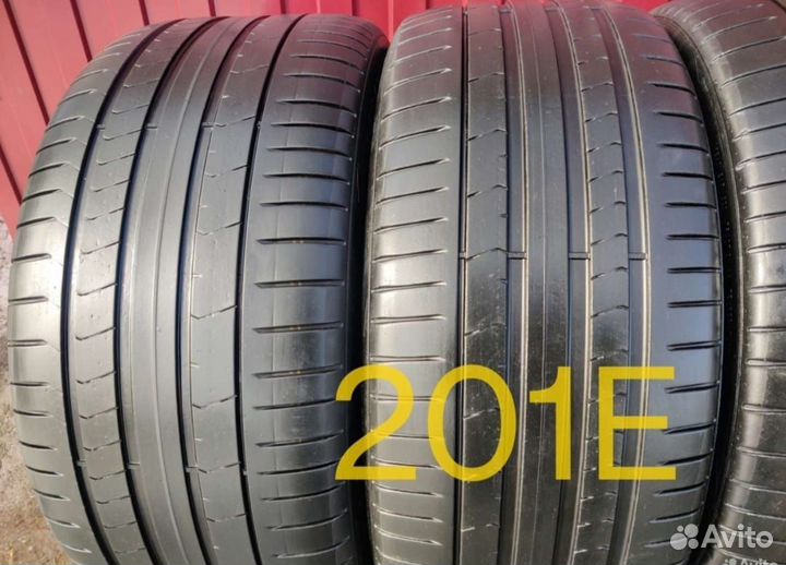 Pirelli P Zero 275/40 R21 и 315/35 R21 111Y