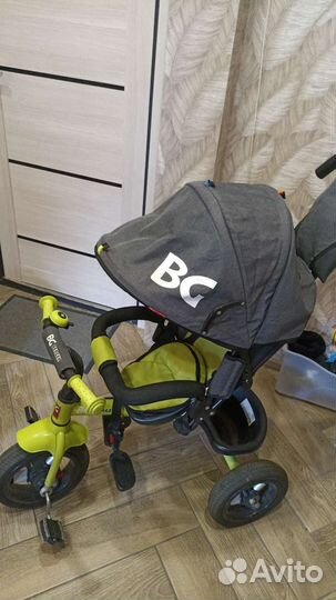 Детский велосипед с ручкой