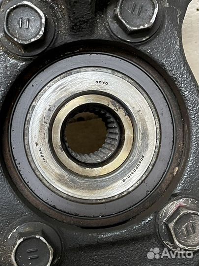 Кулак передний Левый Rav 4