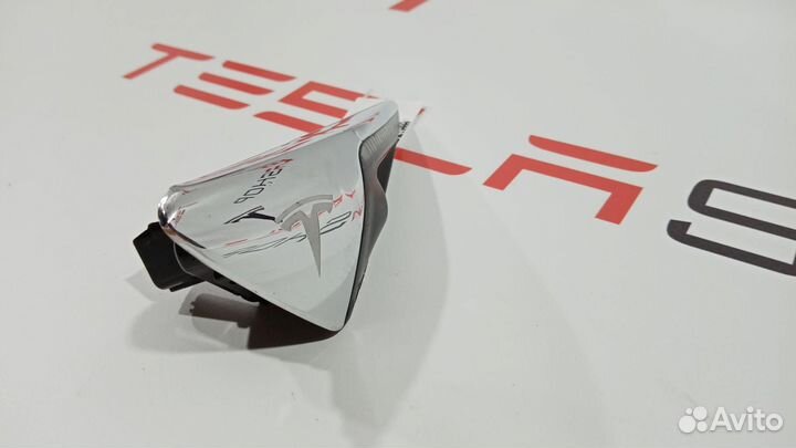 Повторитель поворота лев. Tesla Model X 2017