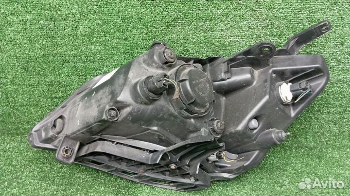 Фара Ssangyong Actyon Правая