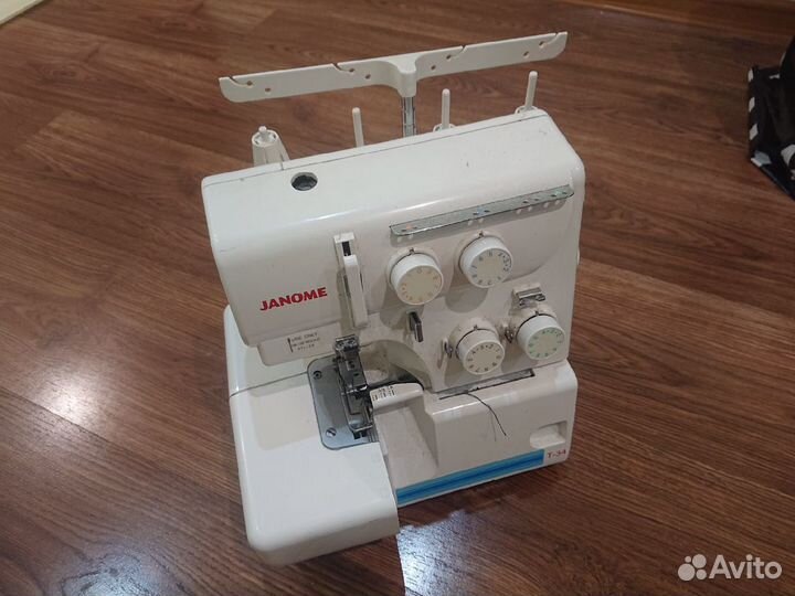 Оверлок Janome T34