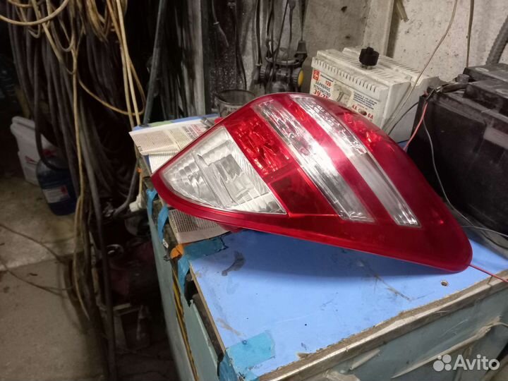 Фонарь задний rav 4