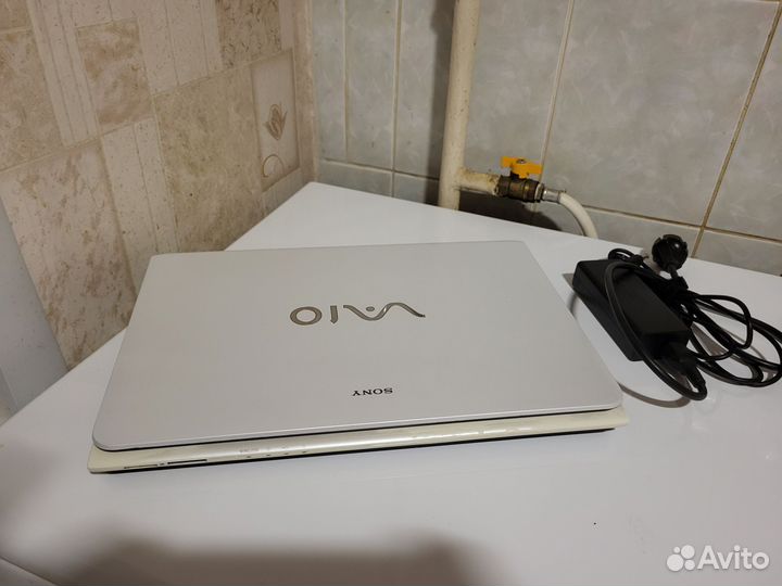 Ноутбук sony vaio i3 3120/4gb/500gb/radeon7600