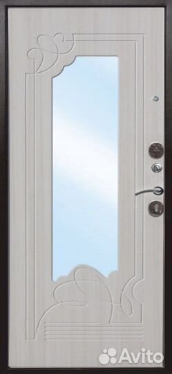 Дверь входная с зеркалом