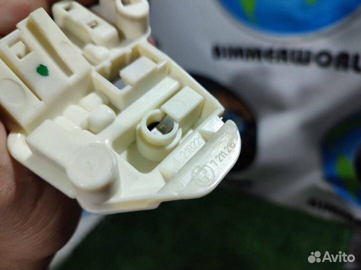 Панель фонаря заднего левого BMW 3 63217211215